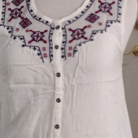 Nine Eight White with red black trim collar L - Picture 2 of 3